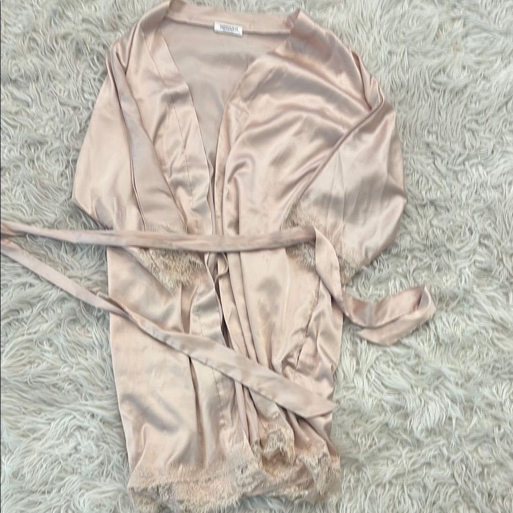 Cream / blush pink Satin Robe with Luxurious Sheen Sz s Nee in package